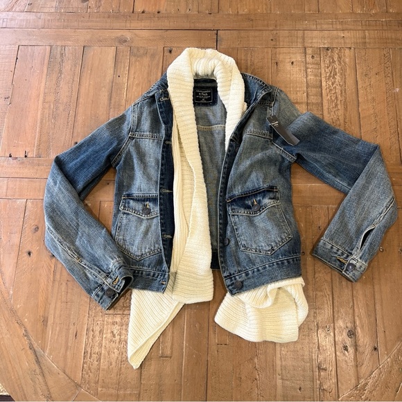 Abercrombie & Fitch Scarf Attached Denim Jean Jacket Trucker Cropped XS NWT - Picture 2 of 12